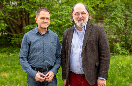 Prof. Dr. Detlef Krug (links) mit Prof. Dr. Steffen Tobisch (rechts)